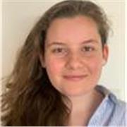 Profesora de inglés y niñera con certificación TEFL y 8 años de experiencia cuidando niños de entre 4- 13 años.