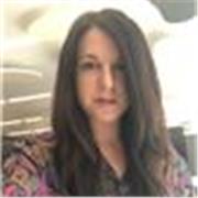 Profesora de Estrategia de Negocio y Marketing Digital