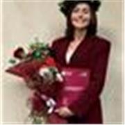 Laureata in Lettere Antiche impartisce lezioni di greco, latino, storia, italiano