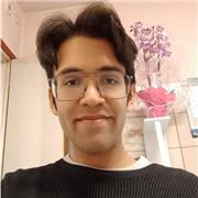 Studente universitario con formazione classica aiuta a dare ripetizioni