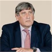 Profesor universitario dicta clases en español