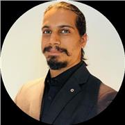 English Teacher who teaches to all ages. Fluent