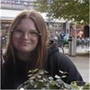 Schülerin mit Mathe-Leistungskurs am Gymnasium (13te Klasse)