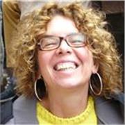 Giornalista professionista da 38 anni insegno come usare bene le parole. Sono anche counselor sistemico relazionale