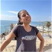 Estoy estudiando un grado superior de actuación delante de cámara y creo que puedo aportar mucho sobre técnicas de teatro 