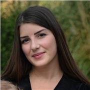 Laureata partisce lezioni di Italiano per stranieri