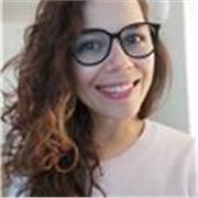 Laureata in Lingue e specializzata nell'insegnamento. Adoro il mio lavoro!