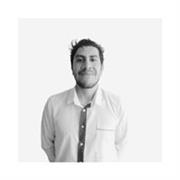 Profesor de programación, IA y herramientas low-code / no-code aplicables a diferentes áreas profesionales.