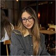 Profesora titulada en Filología Inglesa con años d experiencia en clases particulares para niños de todas las edades. 