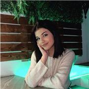 Alumnos de primaria , y soy una chica muy extrovertida , paciente ya que con los críos a veces es necesaria la paciencia, amigable y comprensible