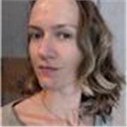 Insegna l'italiano, il russo per chi fosse interessato. L'italiano per me è strada conosciuta da imparare, quindi so bene da dove 