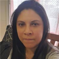 Profesora de matemática da clases en el nivel secundario