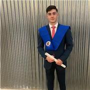 He trabajado con niños dando clases de refuerzo y deportes, aunque también con personas mayores