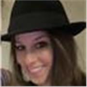 Profesora de música especializada en piano por el Conservatorio Superior de música del Liceo