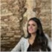 Mi chiamo Claudia, ho 28 anni e sono un’
amate dell’educazione, della pedagogia e dell’insegnamento! 
