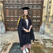 Biomedical Sciences MSc graduate with a First from Manchester University available to teach all ages virtually.