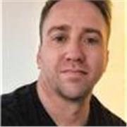 Profesor de natación apto para todas las edades y niveles 