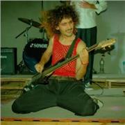 Soy músico desde los 8 años. Ayudo a mis alumnos a entender la música desde 0 con un método de escalones