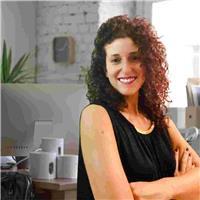 Mentor e project manager, impartisce lezioni di competenze informatiche e digitali