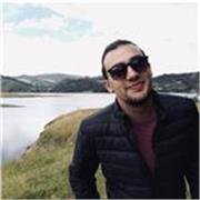 Profesional en estudios literarios, profesor de español y literatura con intereses en la creación literaria y el análisis de obras