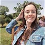 Orientadora Educativa y psicóloga. Nivel nativo de catalán y castellano, alto de francés y básico de inglés. 
