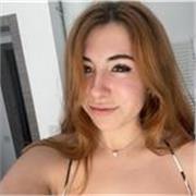Soy una estudiante de derecho de 22 años, poseo el C2 en inglés y llevo varios años trabajando como profesora particular.