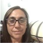 Soy una docente profundamente comprometida con la educación como herramienta de transformación social. 