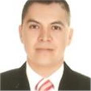 Profesor con experiencia a estudiantes universitarios