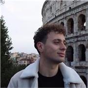 Professore di matematica, con esperienza. Laureato in matematica, laureando nel corso magistrale di ingegneria della sicurezza. Le