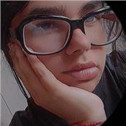 Soy actualmente una estudiante de bachillerato con las cosas fresquitas, doy cualquier materia requerida y doy bilingüe si quieren