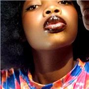 Professeur d'art passionnée,je propose des cours créatif pour enfants en ligne