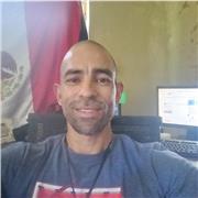 Maestro de Ingles con UN ano de experiencia ayudando a practicar expreciones y vocabulario native a ninos, jovenes y adultos