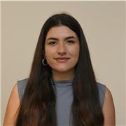 Estudiante universitaria apta para dar clases a todos los niveles.