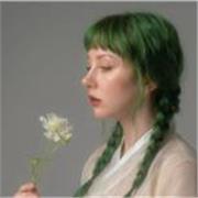 Native Romanian tutor offering private Romanian lessons for both adults and children. 