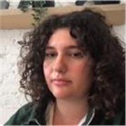 Italian tutor providing English or Italian lessons to students of all ages and sizes