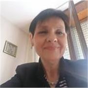 Sono disponibilie sia on line chr di presenza a fornire aiuto compiti elementari e medie 
Sono babysitter