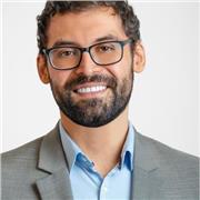 Ingeniero Civil Industrial dicta clases de español a extranjeros