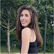 Bonjour, j’enseigne des cours de renforcement musculaire, cardio ou pilates adapté à chaque personne en fonction de son objectif et sa forme physique. Je suis disponible pour des cours en visio et où presentiel (selon la localisation) dès le 1er Février 2