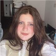 Studentessa universitaria offre lezioni online o in presenza di inglese, matematica, italiano, storia, da elementari a superiori