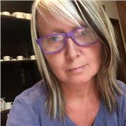 Insegnante laureata in pedagogia, con esperienza decennale nel campo dell’ insegnamento e master in studi comparati