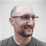 Profesor con más de 20 años de experiencia, dictando clase en cuatro universidades nacionales, de forma presencial y online.