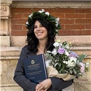 Laureata in Giurisprudenza e offre ripetizioni e aiuto compiti a studenti di scuole elementari, medie, superiori e universitari