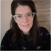 Laureata in Sociologia con Master in filosofia, psicologia e pedagogia impartisce lezioni, anche per studenti di scuole medie