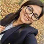 Sono disponibile per aiutare su materie come Inglese, Italiano, Storia, Economia...