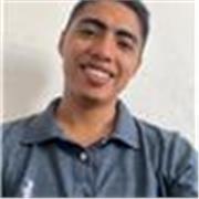 Me defino como una persona analítica y comprometida. Quiero dar clases a jóvenes, con aprendizaje práctico y pensamiento critico 