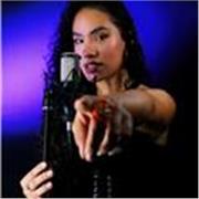 Descubre tu voz y potencia tu talento. Aprende a cantar con clases prácticas y adaptadas a tu nivel