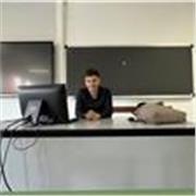 Sei alla ricerca di un insegnante di italiano?