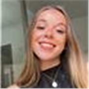 chica titulada en ESO y BACHILLERATO y estudiante de un grado superior de educación infantil semipresencial 
