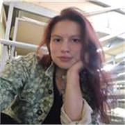 Profesora de educación artística con enfoque en artes plásticas