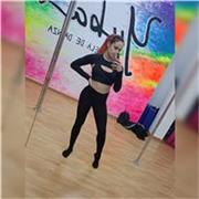 Instructora especializada en clases presenciales para niños, adolescentes y adultos
